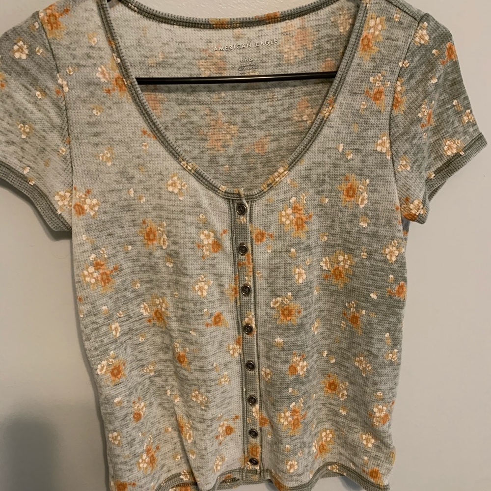 American Eagle flower shirt